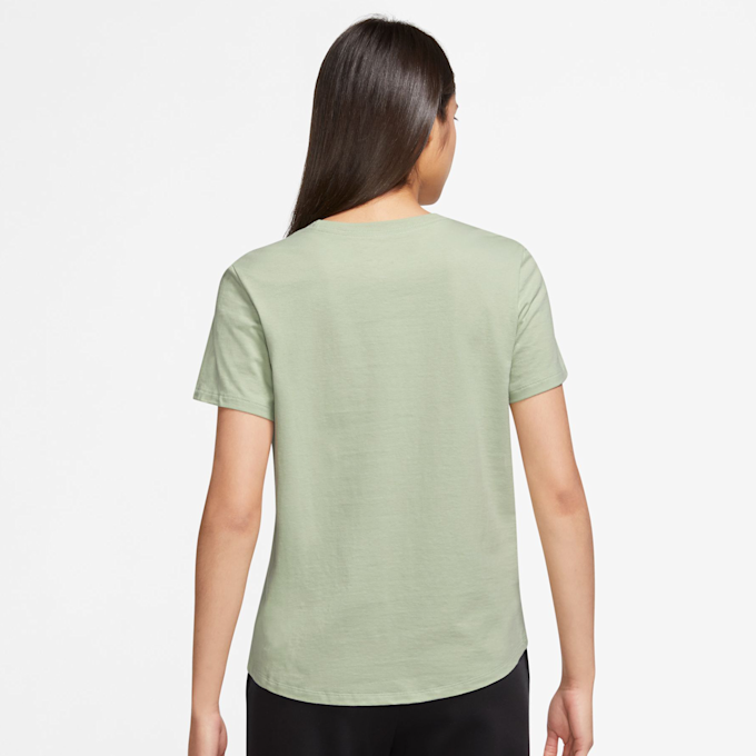 Nike Sportswear Club Essentials T-Shirt czerwony 27186 2