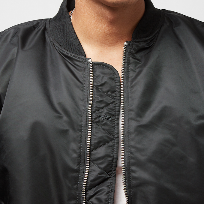 Alpha Industries MA-1 CS negro 27246 3