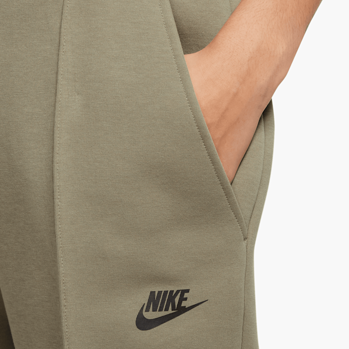 Nike Sportswear Tech Fleece Mid Rise Jogger schwarz 27258 3