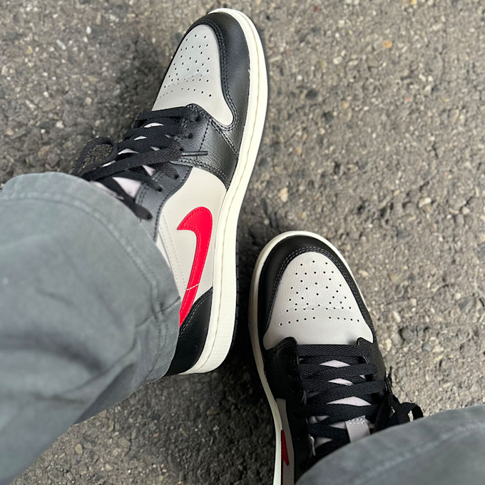 Jordan WMNS Air Jordan 1 Mid gris 27286 9
