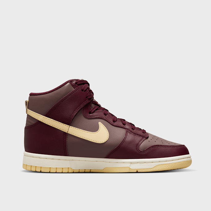 Nike WMNS Dunk High lila 27512 2