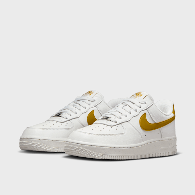 Nike WMNS Air Force 1 '07 SE blanc 27534 4