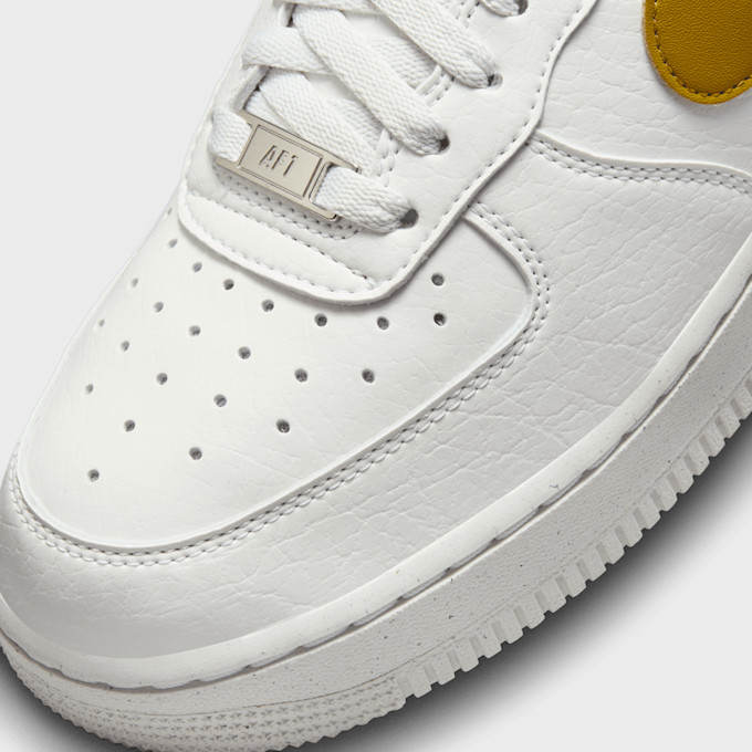 Nike WMNS Air Force 1 '07 SE blanc 27534 7
