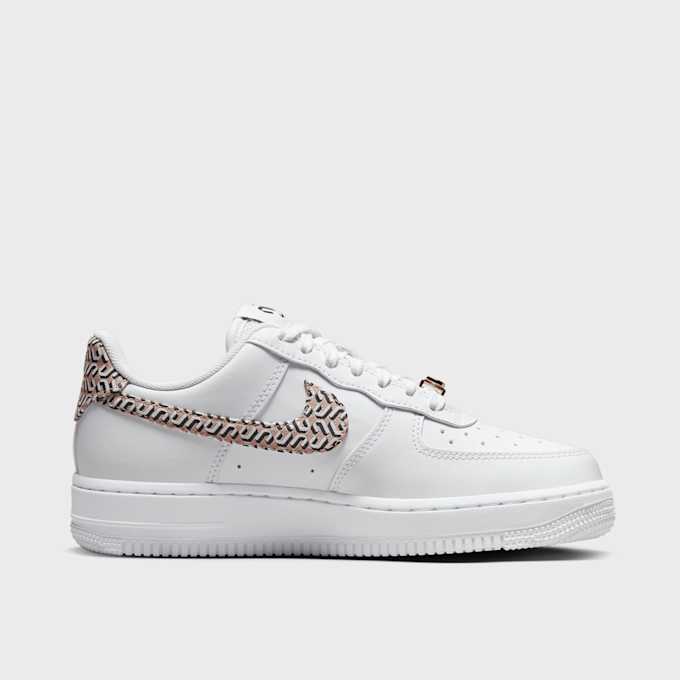 Nike WMNS Air Force 1 LX blanc 27542 2