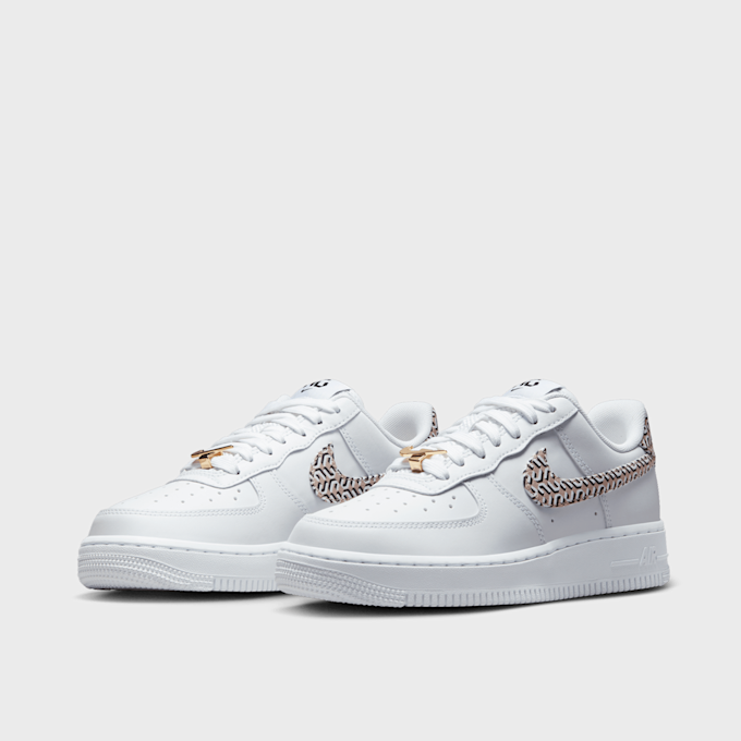 Nike WMNS Air Force 1 LX blanc 27542 4
