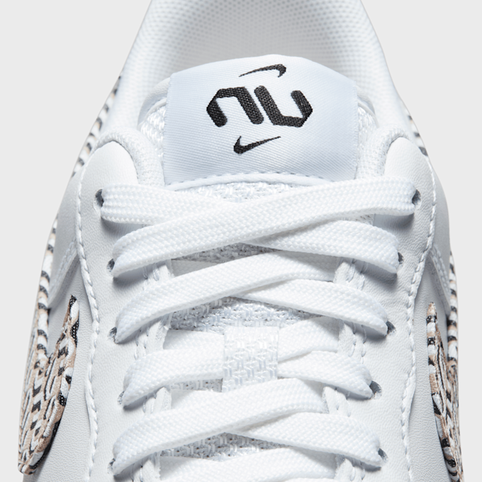 Nike WMNS Air Force 1 LX blanc 27542 8
