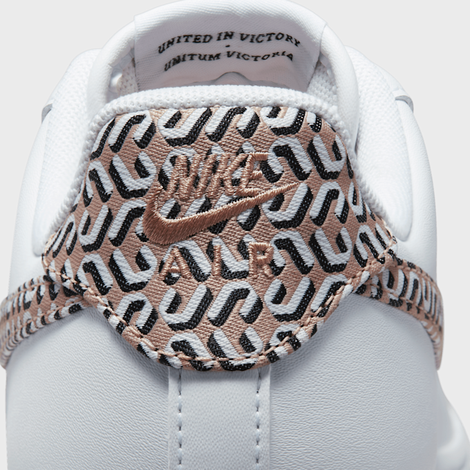 Nike WMNS Air Force 1 LX weiß 27542 9