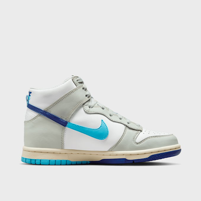 Nike Dunk High SE (GS) blanc 27549 2