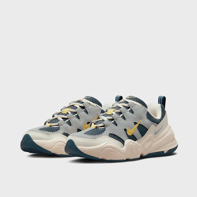 Nike WMNS Tech Hera bianco 27585 4