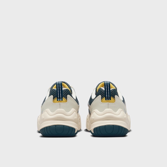 Nike WMNS Tech Hera bianco 27585 5