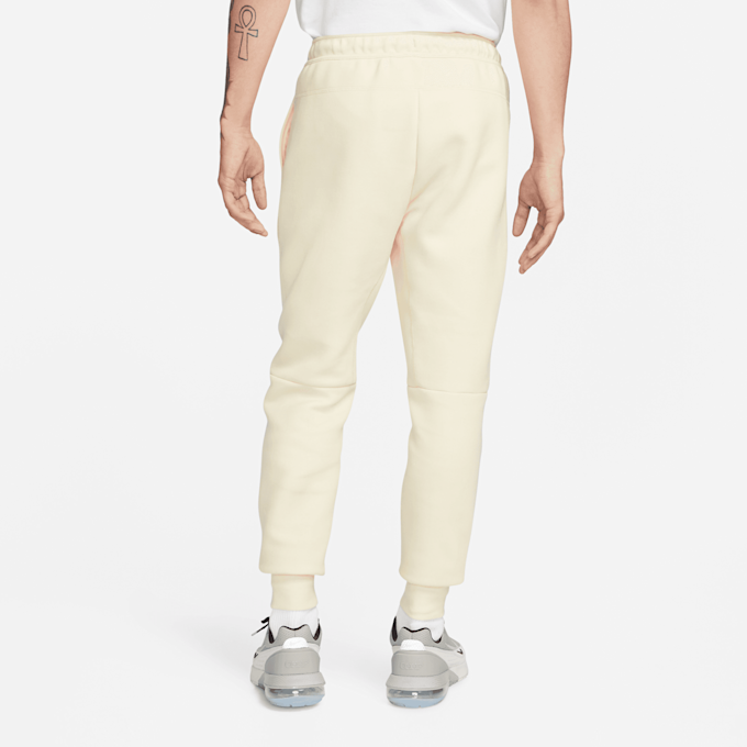 Nike Tech Fleece Slim Fit Jogger Sweatpants grau 27648 2