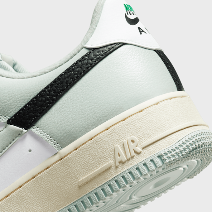 Nike Air Force 1 ´07 LV8 grau 27750 2