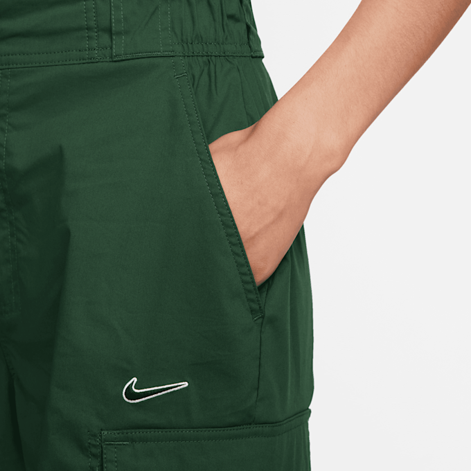 Nike Sportswear Woven Loose Pants High-Waisted Swoosh grün 23912 3