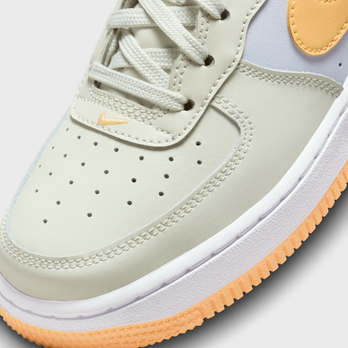 Nike Air Force 1 (GS) biały 24143 7