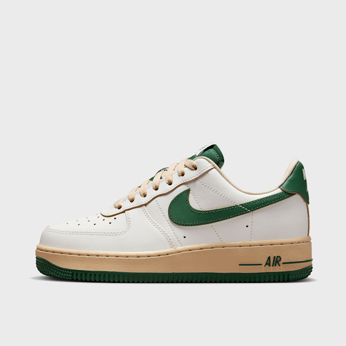 Nike WMNS Air Force 1 '07 LV8 beige 24233 1