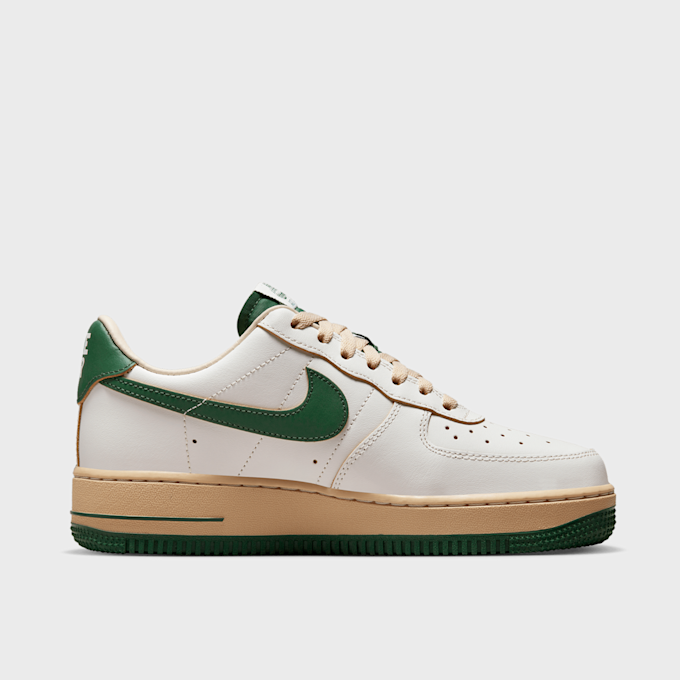 Nike WMNS Air Force 1 '07 LV8 beige 24233 2