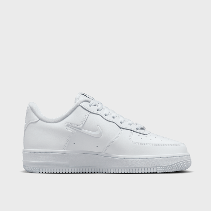 Nike WMNS Air Force 1 '07 SE blanc 24289 2