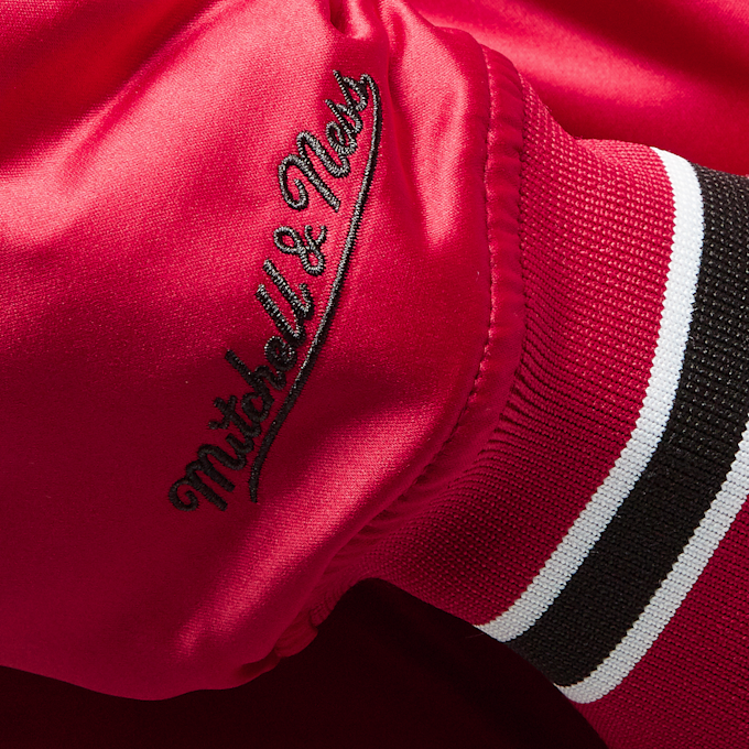 Mitchell & Ness NBA Heavyweight Satin Jacket Chicago Bulls vermelho 24400 5
