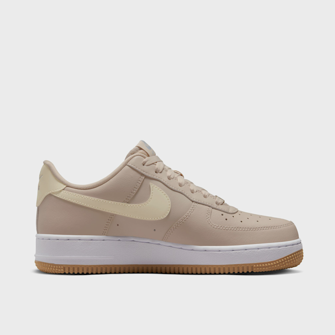 Nike WMNS Air Force 1 '07 beige 24774 2