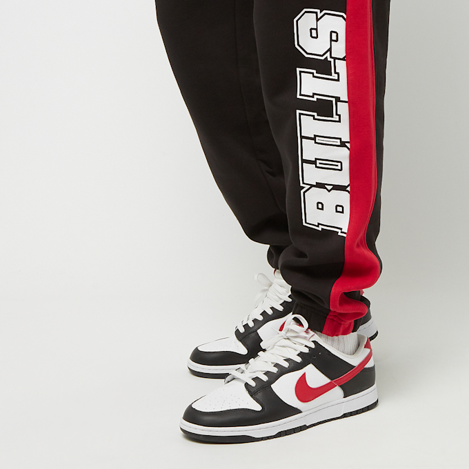 New Era NBA Large Graphic Jogger Chicago Bulls negro 24893 4