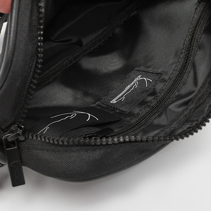 Karl Kani Signature Essential Messenger Bag crna 24970 4