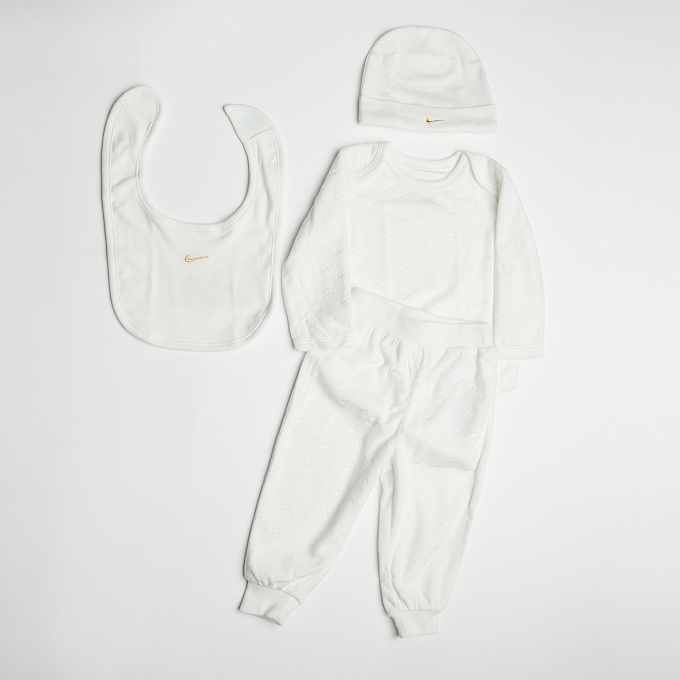 Nike Velour Embossed Swoosh Set (4 Piece) beige 25348 1