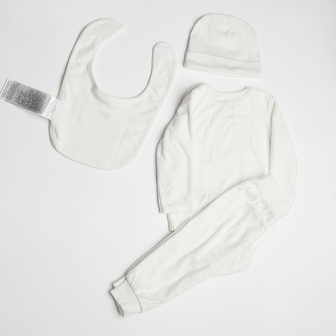 Nike Velour Embossed Swoosh Set (4 Piece) beige 25348 2
