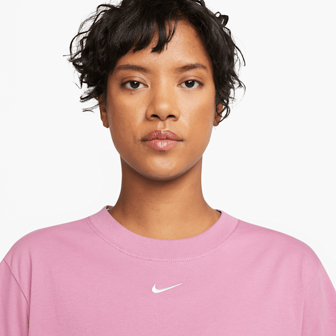 Nike Sportswear Essentials Low Brand Read T-Shirt rosa  28146 3