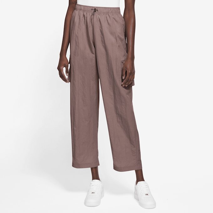 Nike Sportswear Essential Woven High Rise Cargo Pants bruin 28185 1