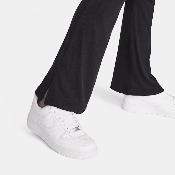 Nike Sportswear Chill Knits Mini-Ribbed Mid-Rise Flared Leggings noir 28244 4