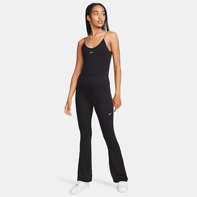 Nike Sportswear Chill Knits Mini-Ribbed Mid-Rise Flared Leggings negro 28244 5