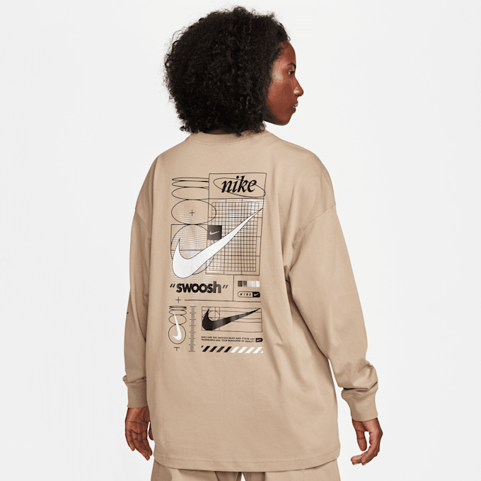 Nike Sportswear Longsleeve Tee Boyfriend Print Swoosh beige 28249 2