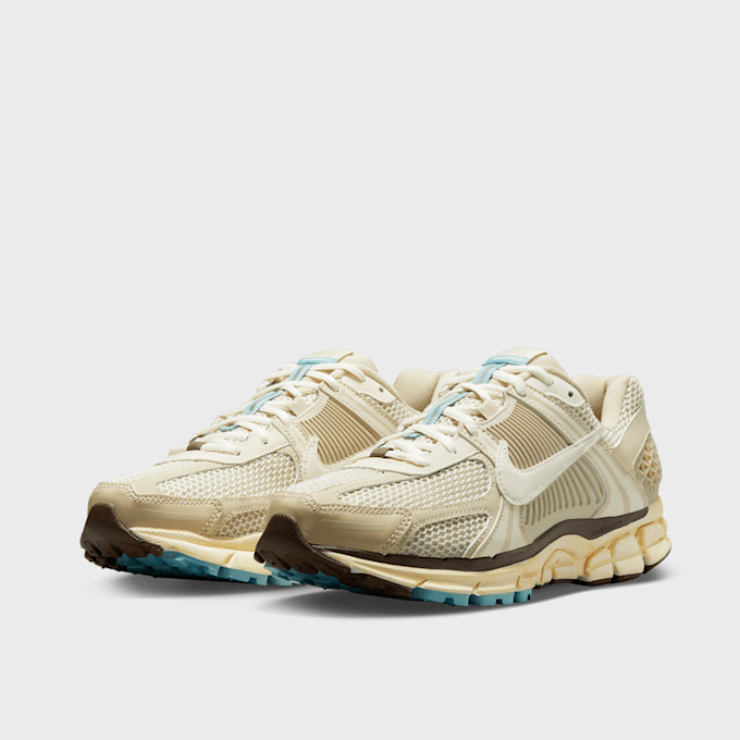 Nike WMNS Zoom Vomero 5 beige 28411 4