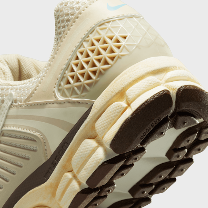 Nike WMNS Zoom Vomero 5 beige 28411 7