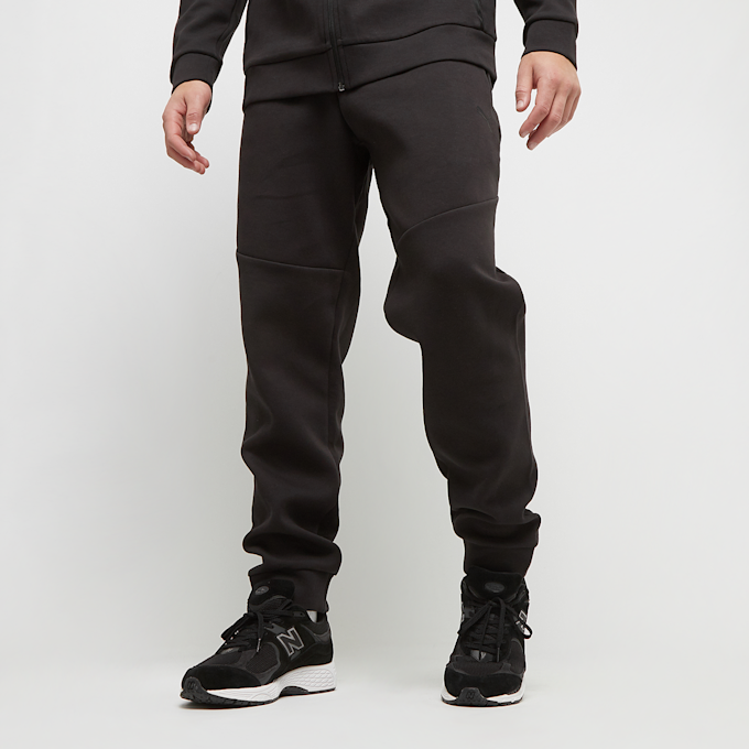 PUMA Pumatech Track Pant noir 28426 1