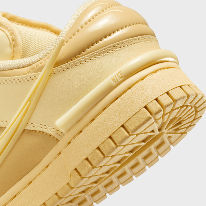 Nike WMNS Dunk Low Twist amarillo 28437 7