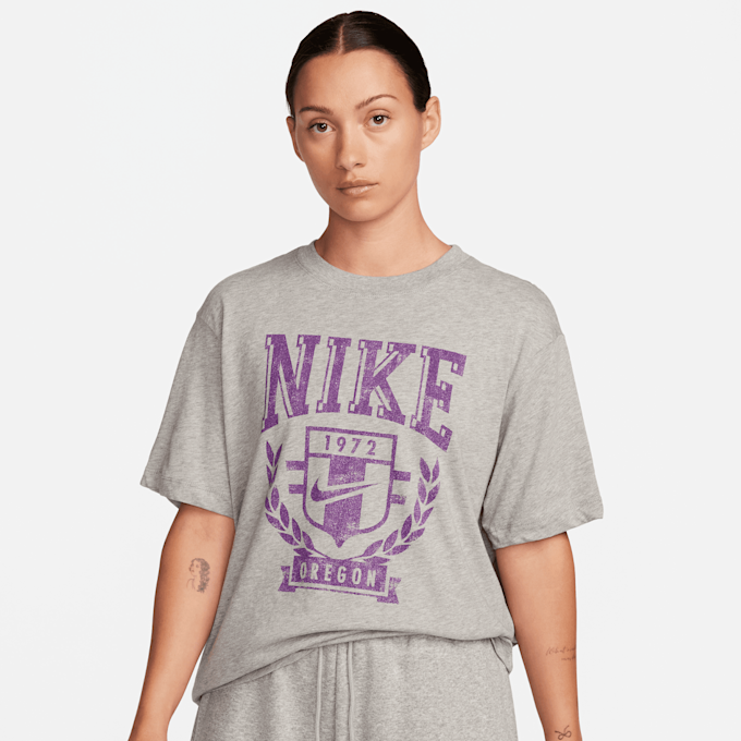 Nike Sportswear Boyfriend Varsity Tee weiß 28455 1