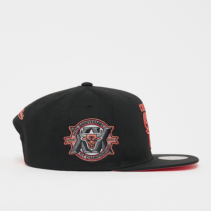 Mitchell & Ness NBA Core VI Snapback Chicago Bulls schwarz 28611 3