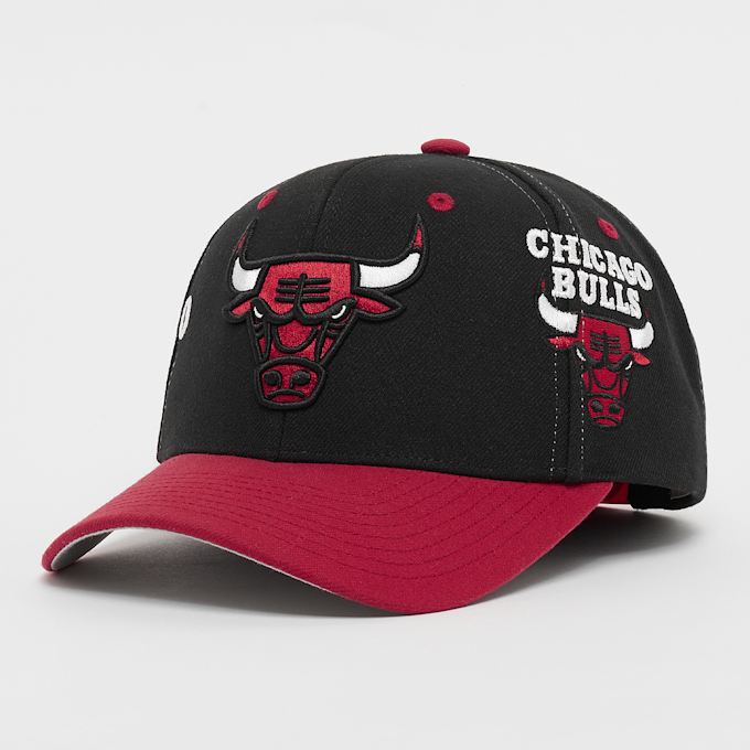 Mitchell & Ness NBA Overbite Pro Snapback Chicago Bulls crna 28614 1