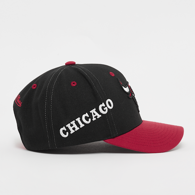 Mitchell & Ness NBA Overbite Pro Snapback Chicago Bulls crna 28614 2