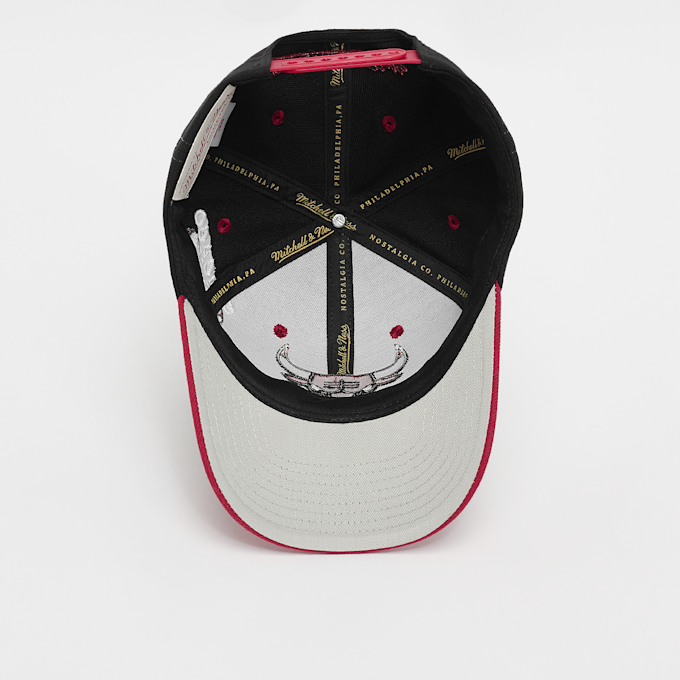 Mitchell & Ness NBA Overbite Pro Snapback Chicago Bulls crna 28614 4