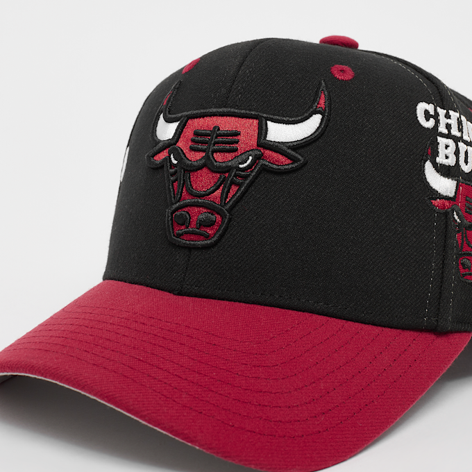 Mitchell & Ness NBA Overbite Pro Snapback Chicago Bulls crna 28614 5