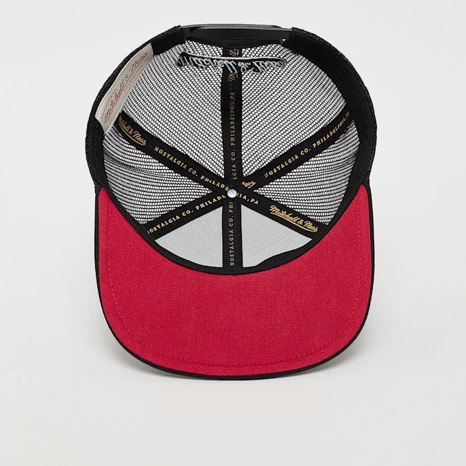 Mitchell & Ness Recharge Trucker NBA Chicago Bulls schwarz 28619 3