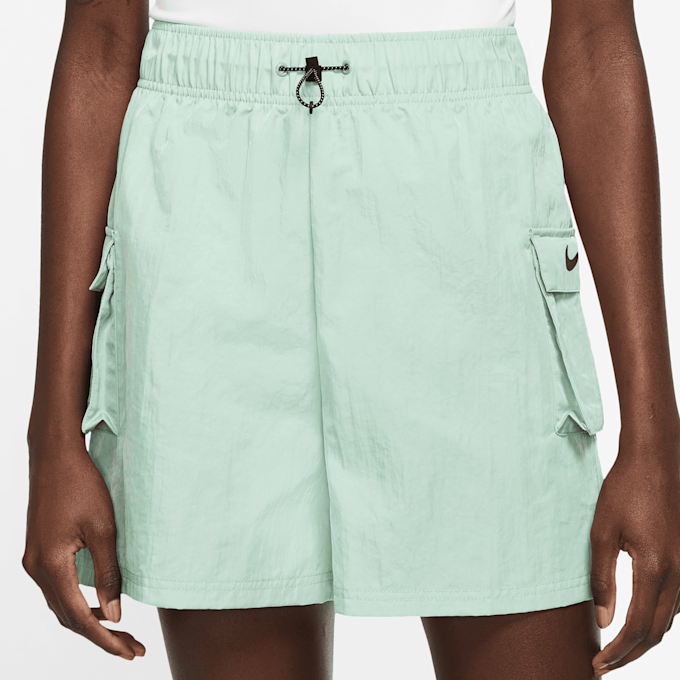 Nike Sportswear Essential Damen-Webshorts mit hohem Bund grün 30948 1