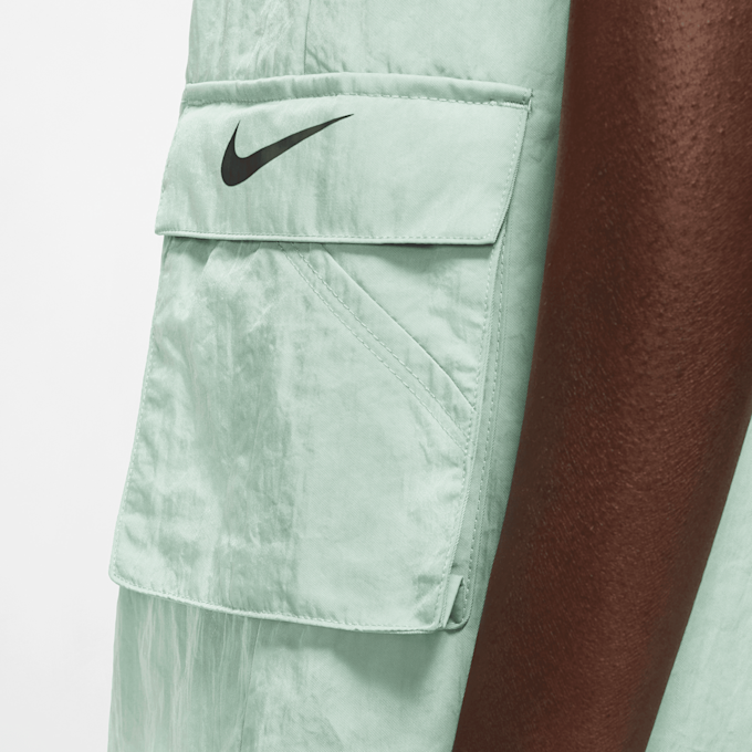 Nike Sportswear Essential Damen-Webshorts mit hohem Bund grün 30948 4