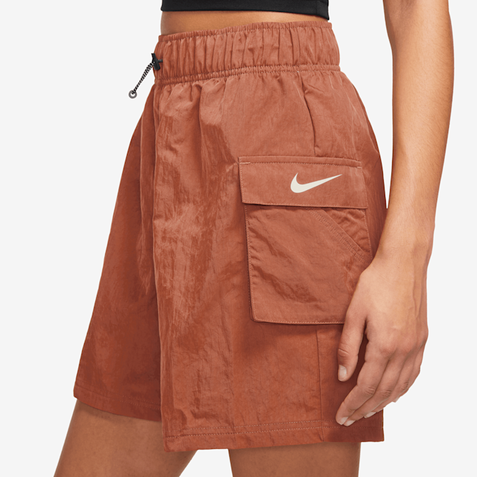 Nike Sportswear Essential Woven High-Rise Shorts braun 30949 2