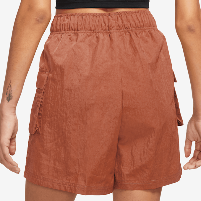 Nike Sportswear Essential Woven High-Rise Shorts braun 30949 3