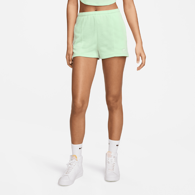 Nike W NSW NK CHLL FT HR 2IN SHORT vapor green/sail vert 30953 1