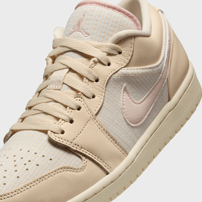Jordan WMNS Air 1 Low SE beige 31130 7