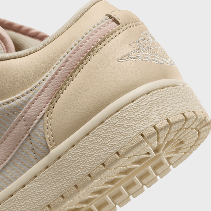 Jordan WMNS Air 1 Low SE beige 31130 8